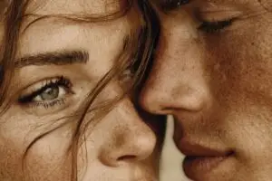 gezonde relatie tussen man en vrouw met emotionele verbinding en nabijheidrelatie