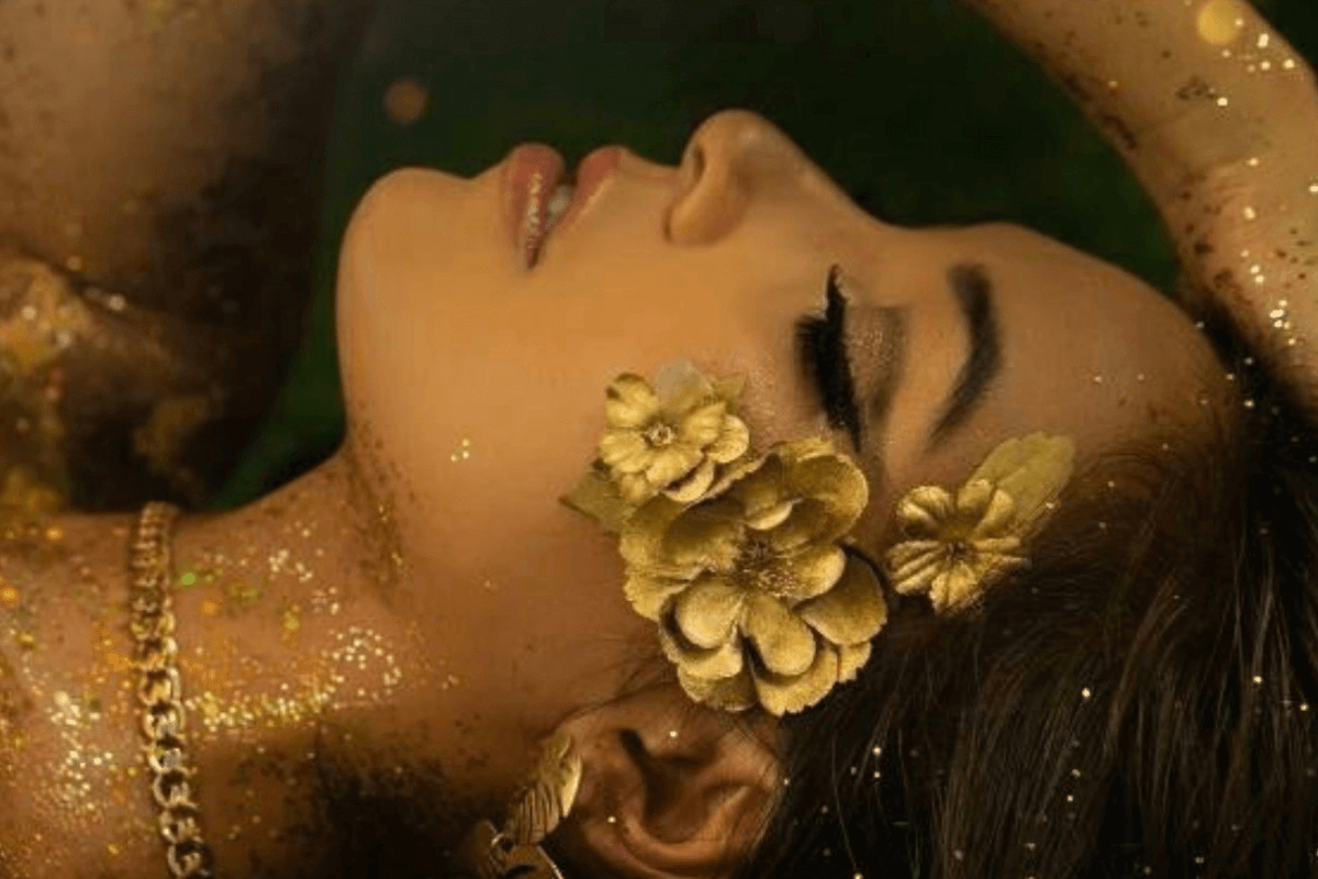 Choco Bliss thuisceremonie vrouw in diepe innerlijke rust en verbinding met zichzelf