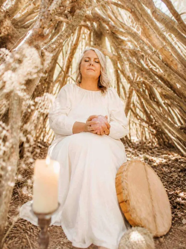 Helen Adriana in meditatie tijdens een sjamaanse channeling sessie